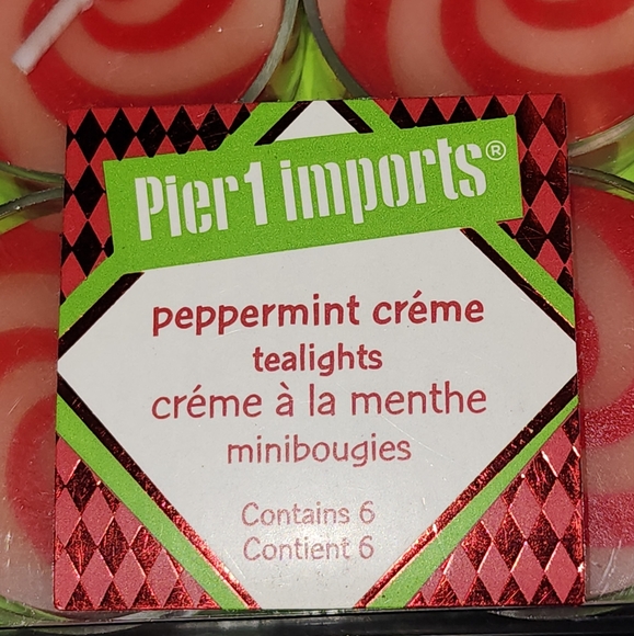Pier 1 Imports 2 Boxes of 6 Red & White Swirl Peppermint Creme Tealight Candles - Picture 4 of 5